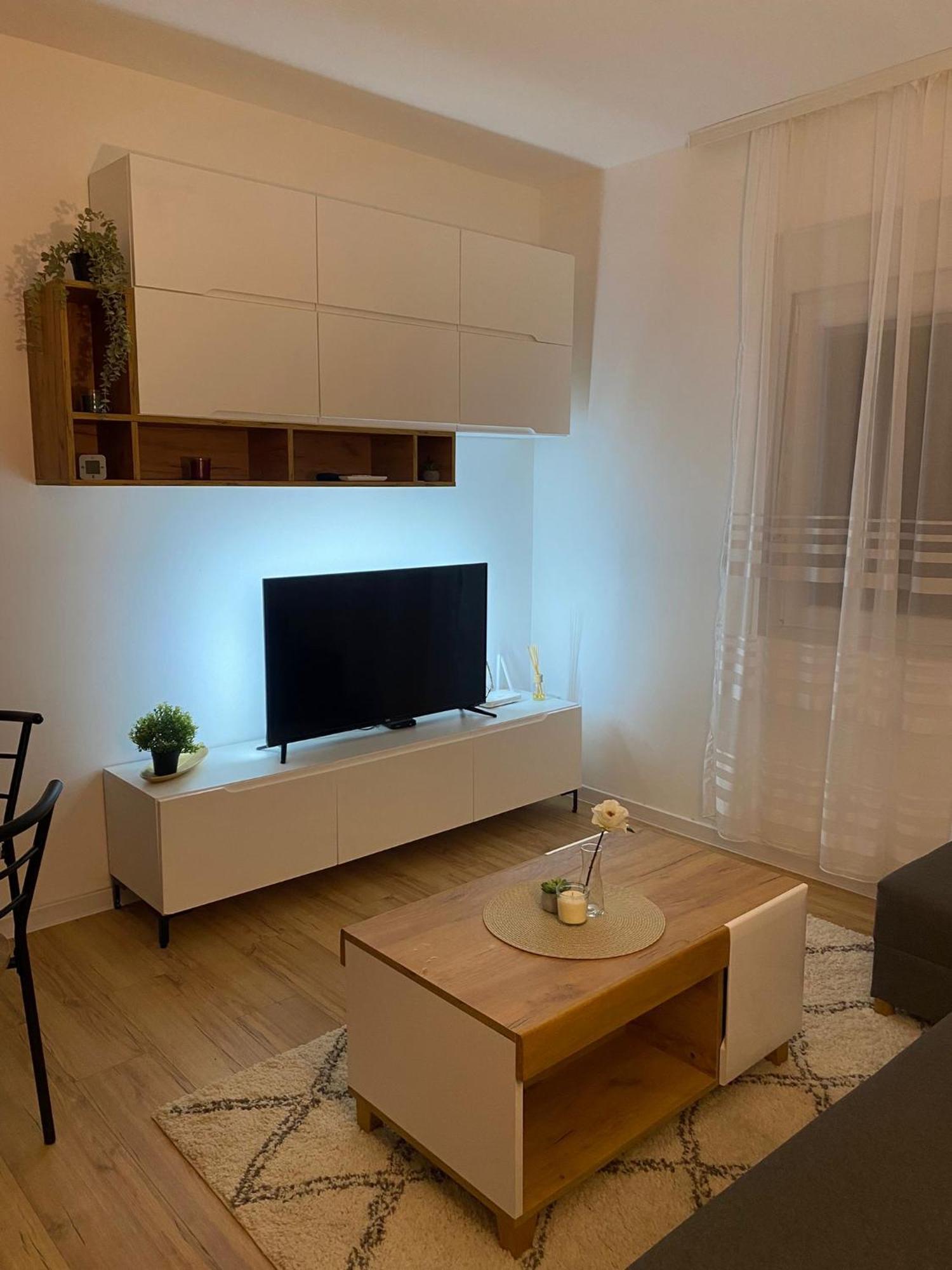 Urban Oasis Apartment Sajmiste Kültér fotó